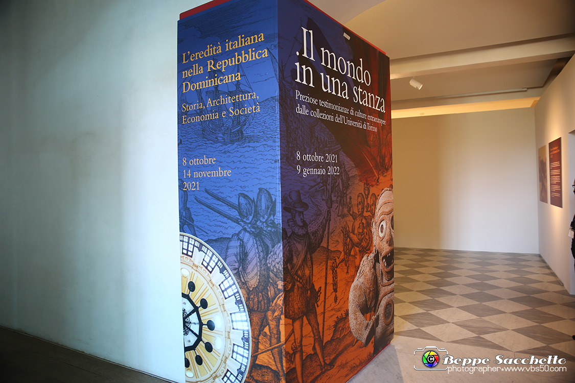 VBS_2057 - Mostra  Il mondo in una stanza. Testimonianze di culture extraeuropee.jpg